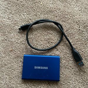 Samsung Portable SSD T7 (500 GB) external storage USED